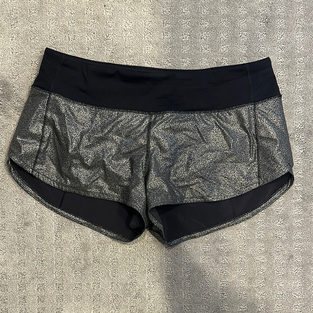 Lululemon Speed Up Low Rise 2.5” lined Shorts Black and Silver